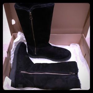 Size 7 TALL BLACK UGG BOOTS WITH ZIPPER